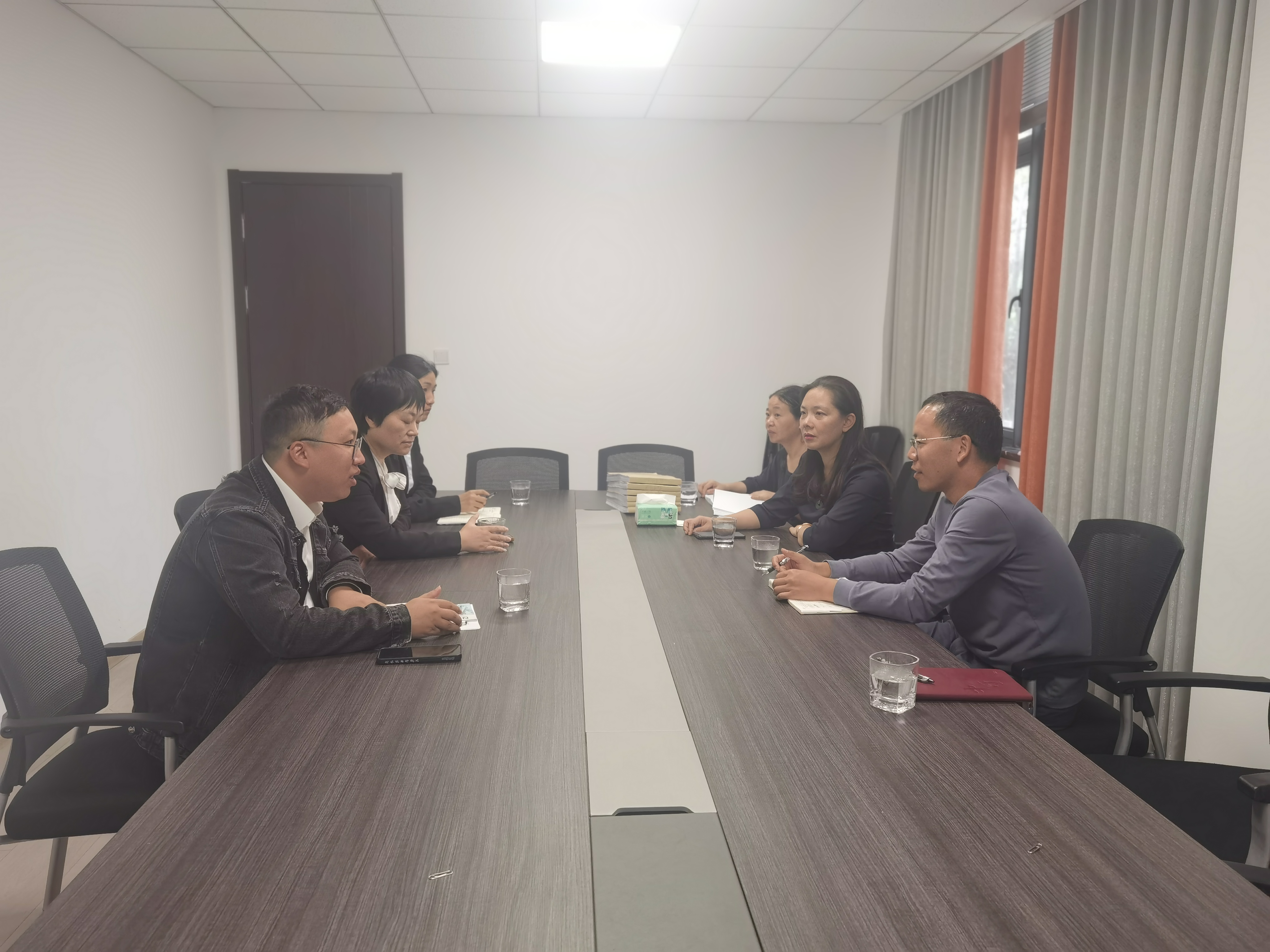 1698309313899061.jpg 馨月灣財務(wù)檢查交流現(xiàn)場.jpg